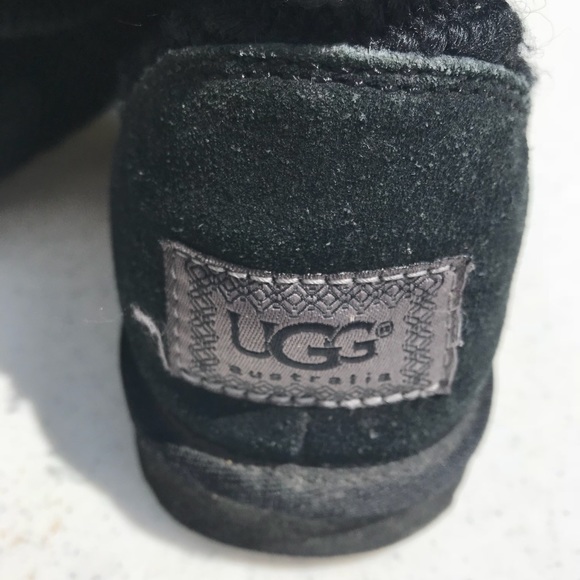 Black Knit Fold Over Button Ugg Boots - Picture 4 of 7